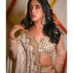 Sameeksha Sud Instagram - Dil💞wali Diwali… 🪔✨ #diwali Outfit @sanghavi_renthouse_official Make up @shine_and_shadow_