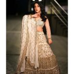 Sameeksha Sud Instagram - Dil💞wali Diwali… 🪔✨ #diwali Outfit @sanghavi_renthouse_official Make up @shine_and_shadow_