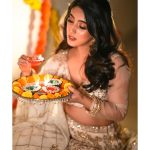 Sameeksha Sud Instagram - Dil💞wali Diwali… 🪔✨ #diwali Outfit @sanghavi_renthouse_official Make up @shine_and_shadow_