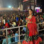 Sameeksha Sud Instagram - Happy Dussehra! 🪔☘️✨ #festivalseason #pictureoftheday Outfit @ishitapatel_couture Jewellery @moedbuille