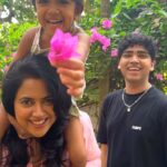 Sameera Reddy Instagram - You’ve never seen this Exotic animal!🙀Trust me watch till the end ! Welcome to my home ! @birds_of_india_ and I found a jungle inside my home in Goa 👀 we saw pied hornbills, purple rumped sunbirds, crow pheasants and lime butterflies, all hiding in my lovely garden of native trees and flowers like Ixora, bougainvillea and yellow tecoma! #goa ❤️