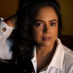 Sameera Reddy Instagram - 90’ s actress feels ⭐️ 📷 @photographybyrishabk Mumbai, Maharashtra