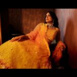 Sameera Reddy Instagram - Feelin like golden ray of sunshine💛 @neeta_lulla you are the 👑 @houseofneetalulla 📸 @photographybyrishabk Mua @makeupbyrishabk 🙌🏻 Hairstyling @nat_chava @razwada.jewels ✨