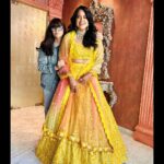 Sameera Reddy Instagram - Feelin like golden ray of sunshine💛 @neeta_lulla you are the 👑 @houseofneetalulla 📸 @photographybyrishabk Mua @makeupbyrishabk 🙌🏻 Hairstyling @nat_chava @razwada.jewels ✨