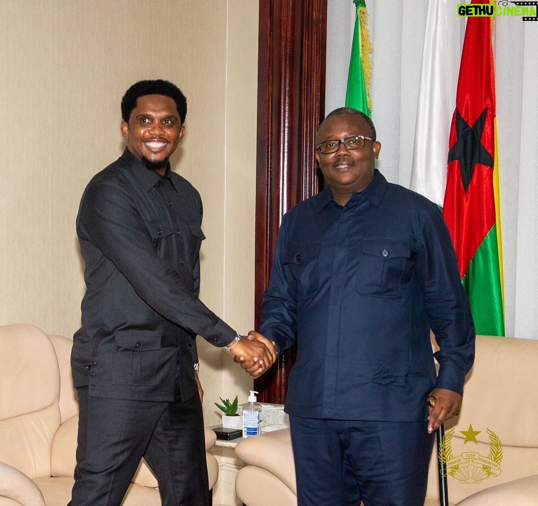 Samuel Eto'o - 49.9K Likes - Ce 24 mai, j’ai eu l’immense privilège d’être reçu en audience, par le Président de la Guinée Bissau, son Excellence Umaro Sissoco Embaló. Une rencontre de fraternité, qui m’a permis de me ressourcer chez-moi en Guinée Bissau 🙏🏿❤️