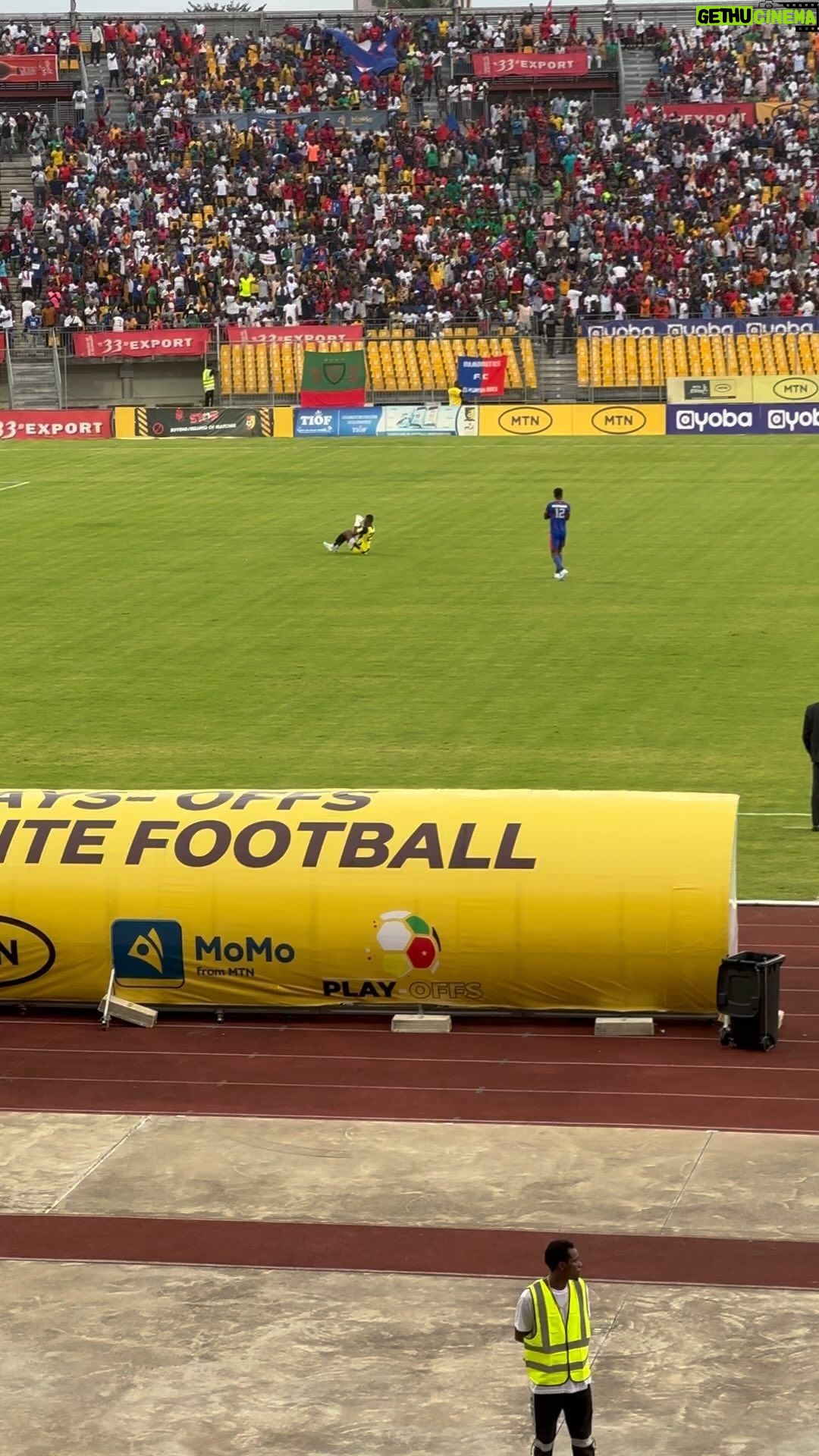 Samuel Eto'o Instagram - 27.000 personnes dans ce magnifique stade. Merci DOUALA. La FECAFOOT peut✅✅✅✅✅🇨🇲🇨🇲🇨🇲👏🏿👏🏿👏🏿👏🏿👏🏿👏🏿👏🏿@fecafoot @bamboutosfc @canonyaounde @cotonsportdegaroua . L