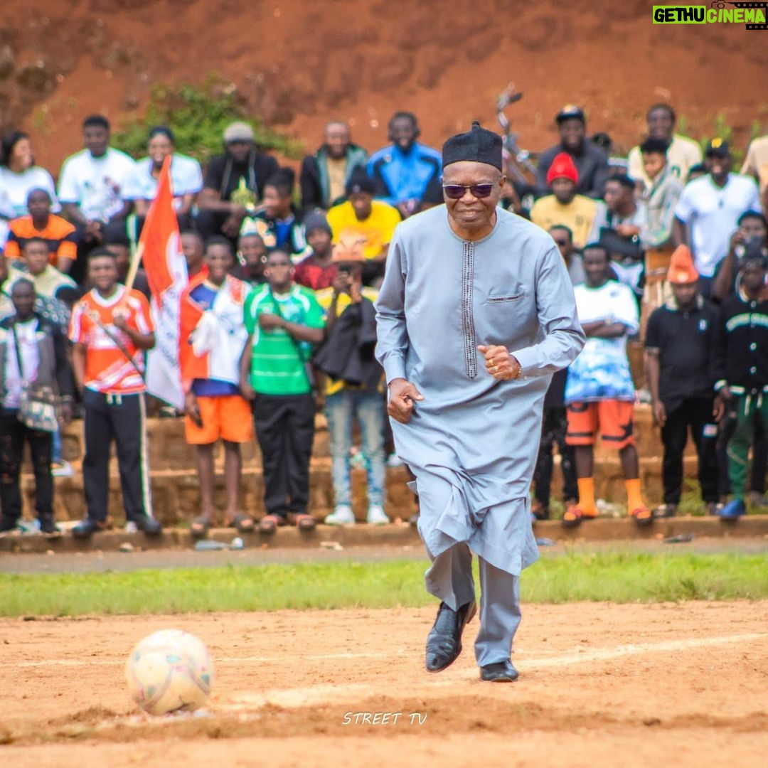 Samuel Eto'o Instagram - Allô North West Regional league , Merci excellence MR le Gouverneur de la Région pour la confiance 🇨🇲🇨🇲🇨🇲🇨🇲🇨🇲👏🏿👏🏿👏🏿👏🏿