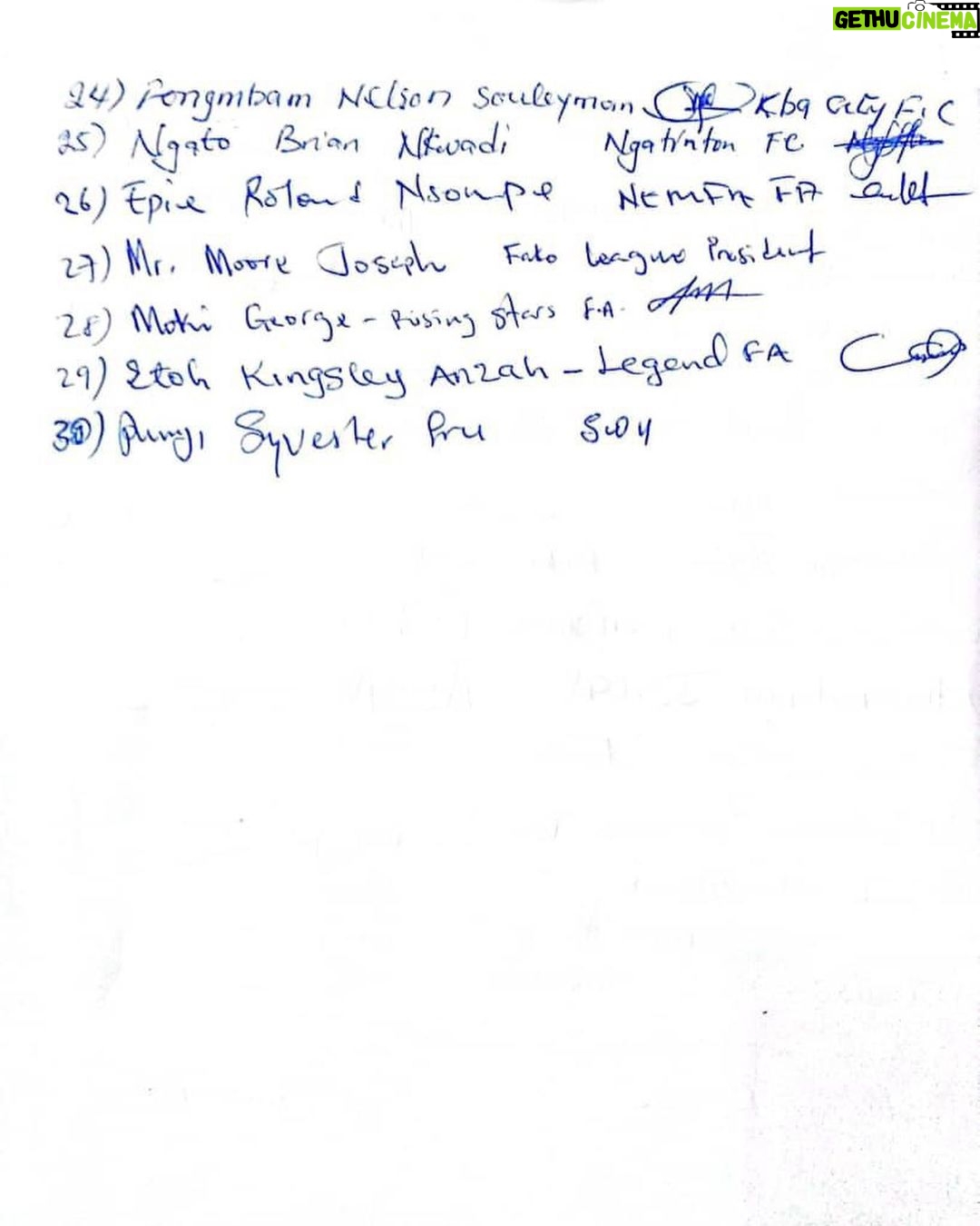 Samuel Eto'o Instagram - PRESS RELEASE The President of the Cameroonian Football Federation, Samuel Eto'o Fils, had the pleasure of receiving the motion of support from the football officials of the South West region, led by their leader, Ndazeh Valéry Tchiakeh. The federation's executive board pays tribute to these regional football leaders who tirelessly work with limited resources to rebuild, alongside Fecafoot, the virtuous new ecosystem that we promised to the Cameroonian people and to the Head of State, President Paul Biya. The Federation assures them of its support in their difficult task of promoting sports activities in this South West region, which has been marked by the scars of the conflict that disrupted the practice of our sport. It encourages the actors and officials involved in youth development to persevere in their efforts and the pursuit of excellence. The South West region is an important area in the strategic development plan that we are implementing, especially considering that this region is a breeding ground of excellence that has produced very talented football players for our country. Rest assured that this expressed support provides the federation's executive board with the strength to continue the implementation of the project aimed at providing our football with new foundations for harmonious development. The President of Fecafoot will take it upon himself to convey the relevant and constructive proposals contained in this motion of support to the Executive Committee. Together, with rigor and discipline, we will work to restore the greatness of Cameroonian football. President Samuel Eto'o @fecafootofficiel 🇨🇲🇨🇲🇨🇲