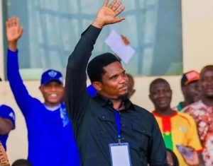 Samuel Eto'o Instagram - Thank you to the President of the transition, his Excellency Ibrahim Traoré for his audience, to the Minister of Sports of Burkina, and to the President of the Burkinabe Federation, Lazare Banssé, who invited me to this beautiful celebration of Burkinabe football.

We love this Africa!

MERCI au Président de la transition, son Excellence Ibrahim Traoré pour cette audience intense , Merci aussi à Monsieur le Ministre des sports du Burkina, Merci au président de la fédération burkinabé, Lazare Banssé, qui m’a invité à cette belle fête du football burkinabé.

On aime cette Afrique! @fbffoot