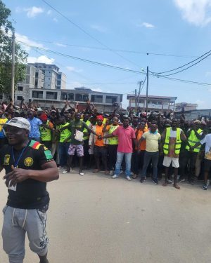 Samuel Eto'o Instagram - Merci pour vôtre soutien chers collègues Benskineurs🙏🏿❤️❤️❤️❤️