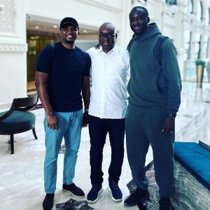 Samuel Eto'o Instagram - Huit (8️⃣) ballons d’or sur une seule photo👏🏿👏🏿👏🏿mon jeune frère @realtoureyaya quel plaisir de te revoir Coach👏🏿👏🏿👏🏿👏🏿❤️ Mr le président  @dialloyacineidriss 
Cher aîné visionnaire ✅✅✅✅✅✅🇨🇮