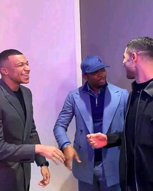 Samuel Eto'o Instagram - Thank you @kimpembe3 and @strong3r_asso for bringing us all together for a good cause - such a fantastic evening 🙏🏿