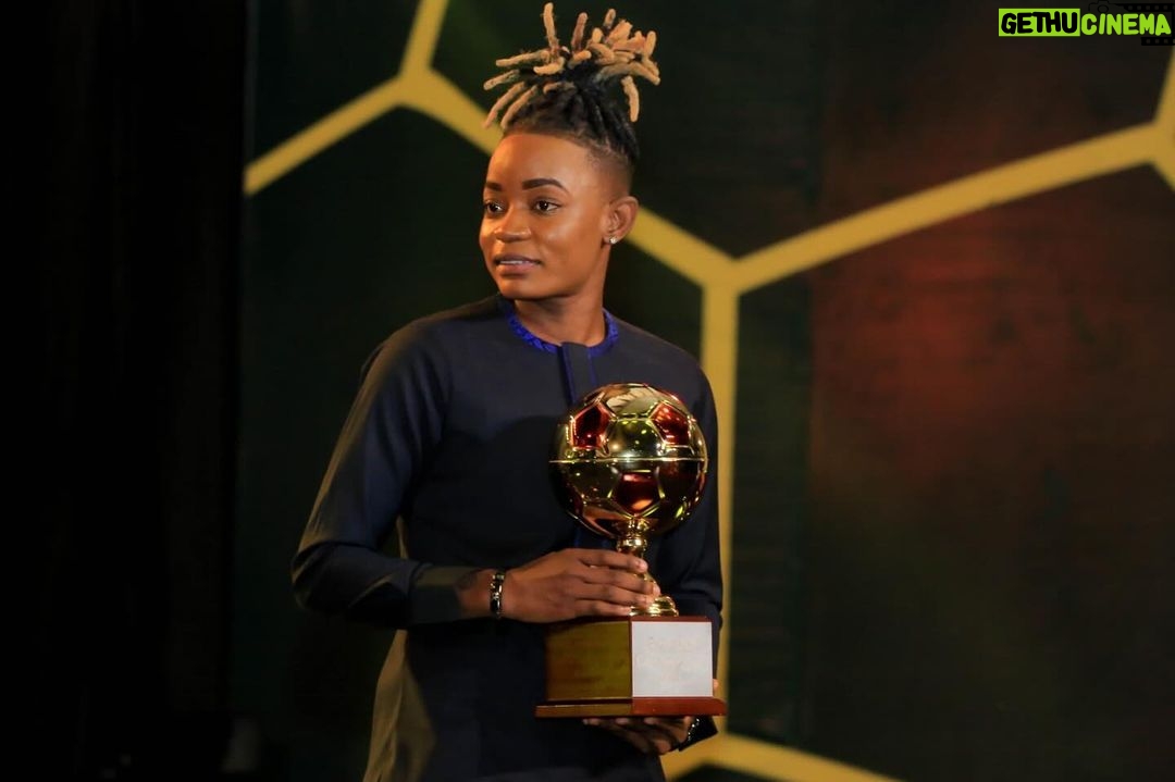 Samuel Eto'o - 57.9K Likes - Ballon d’or camerounais 2023 🇨🇲 MERCI Maman❤️ @francisngannou 🙏🏿🙏🏿🙏🏿🙏🏿🙏🏿🙏🏿🇨🇲
What a spectacular night celebrating our country’s greatest football talent at the second edition of Ballon d’Or Cameroon.
Congratulations to all the winners for their exceptional achievements during this football season and a special thank you to the First Lady of Cameroon for attending this event.
Here’s to a record-breaking 2024 ⚽️⚡️@fecafootofficiel