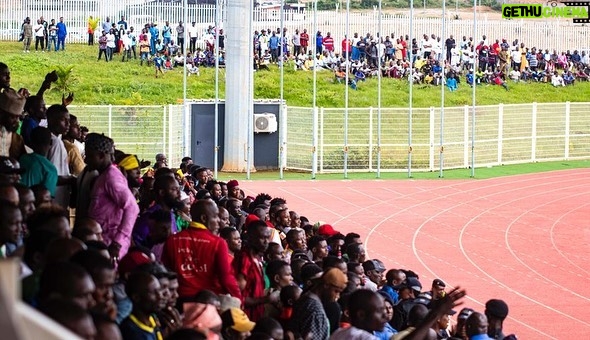 Samuel Eto'o Instagram - Parlons Football π QUI PEUT ??? Championnat Amateur ππΏππΏππΏππΏπ¨π²π¨π²π¨π²π¨π²π¨π²π¨π²π¨π² @fecafootofficiel