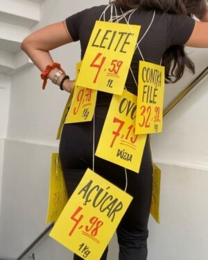 Samy Dana Instagram - O halloween em Belo Horizonte foi mais ou menos assim.
Conta aí qual seria sua fantasia ideal p esse ano 👇