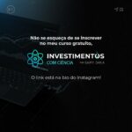Samy Dana Instagram - No que você gostaria de investir? Você provavelmente vai encontrar esta resposta na B3 através de um instrumento chamado ETF, ou Exchange Traded Funds - Fundos Negociados em Bolsa em inglês. Cada vez mais populares, os ETFs são uma excelente forma para diversificar seus investimentos. Eles já eram uma febre nos Estados Unidos e estão estourando aqui no Brasil nos últimos anos, sinal da sofisticação de nosso mercado de investimentos. Com eles você vai poder investir com poucos cliques em ações brasileiras, ações americanas, chinesas, europeias, de outros países emergentes. Mas não só isso: através desse instrumento você consegue investir em ouro, criptomoedas, títulos públicos, índice de fundos imobiliários... Tudo isso com facilidade. E rendimento espetacular: a maior parte dos ETFs são fundos passivos que seguem índices, que normalmente desempenham muito melhor do que a gestão ativa de muitos dos gestores. Isso se aplica tanto para os ETFs de renda variável quanto para os de renda fixa! Então, não tenha medo de diversificar a sua carteira com esse instrumento. Eu vou ensinar você a montar uma carteira de investimentos eficiente em meu curso gratuito, Investindo com Ciência. O link está na bio. Inscreva-se!