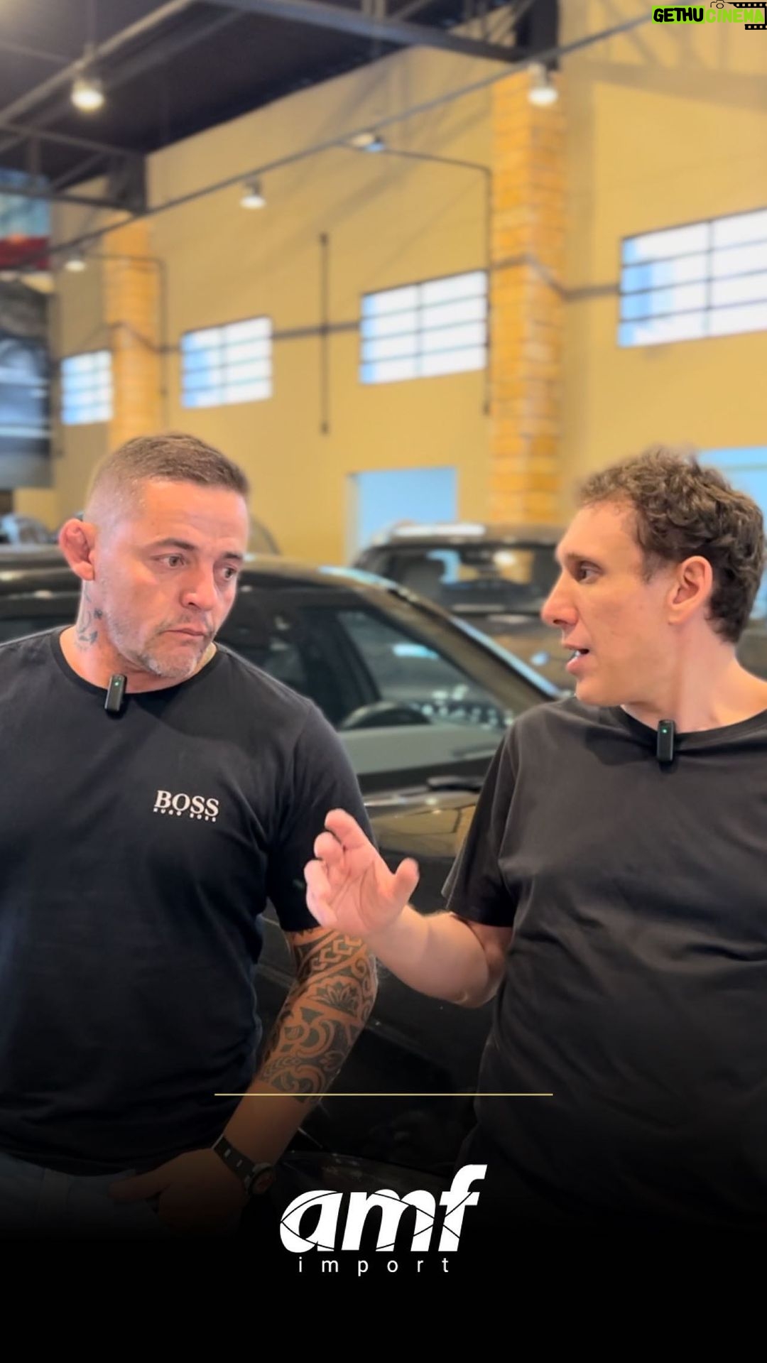 Samy Dana Instagram - Visita ilustre do nosso amigo @samydanaoficial e já aproveitou e tirou suas dúvidas sobre blindagem com o @alex.amf3322 🛡️🔥 amf import a loja que mais cresce no Brasil 💥✅ #amfimport #samydana #economia #samy #samydanaoficial #samydanaexplica #jaguar #jaguarftype #lr #bmw #bmwm #bmwlove #audi #audisport #audigramm #trend #cardetailartist #cargram #toyota #porsche #porscheclub #carros #viral #explore #reels #instagram #instacars #instacarros #cars #showroom amf_import
