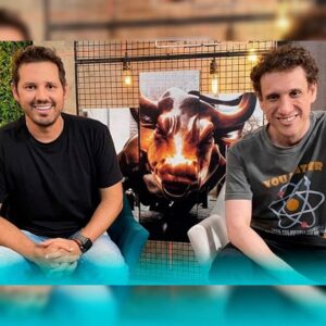Samy Dana Instagram - Hoje é aniversário do melhor amigo, meu sócio, meu chefe e meu irmão: @donydenuccio , poucas pessoas me conhecem tão bem quanto você. Estivemos juntos nas altas e baixas  nos últimos 10 anos, dentro e fora das telas . Que continue sendo esse ser iluminado que alegra a vida de muitos brasileiros. Felicidades meu parceiro! Conte comigo para o que precisar Com alegria, Samy!
