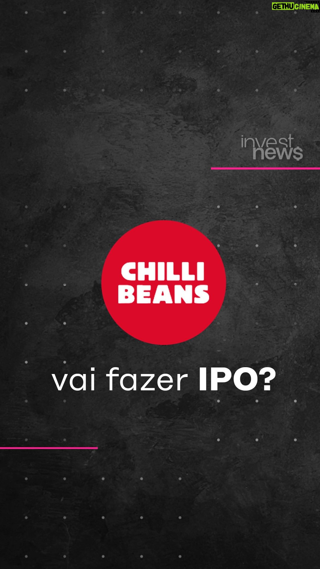 Samy Dana Instagram - A abertura de capital da Chilli Beans na bolsa de valores parece estar mais longe do que alguns investidores gostariam. Samy Dana perguntou sobre o assunto para @caitomaiaoficial, CEO e fundador da empresa, durante o Talk InvestNews. Você investiria nesse IPO? Confira o programa na íntegra no link da bio.