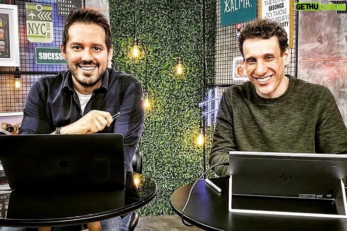 Samy Dana Instagram - Quinta é dia de #tbt, então vou entrar nessa e lógico que ao lado do meu parceiro @donydenuccio nos estúdios da nossa querida @primetalkoficial