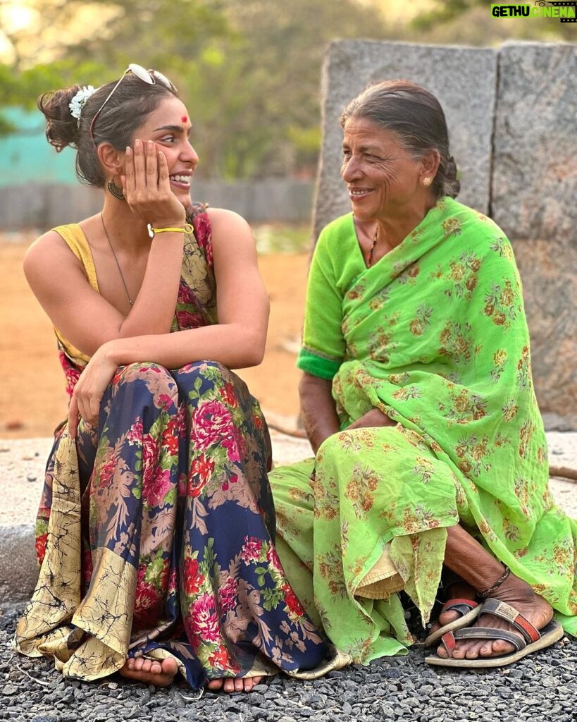 Samyuktha Hegde Instagram - Here’s to the strength, resilience, and grace of women everywhere. Happy Women’s Day! Keep shining your light and breaking barriers. Happy Women’s Day 🤍 Ps: I met this beautiful woman on my way back from the temple, and what a beautiful soul. Reminded me why I love life soo much again🤍🤍🤍 Grateful for everyday 🤍 Also ಮಹಾಶಿವರಾತ್ರಿ ಶುಭಾಶಯಗಳು 🙏 📸: @guruofalltrades #happymahashivratri #happywomensday