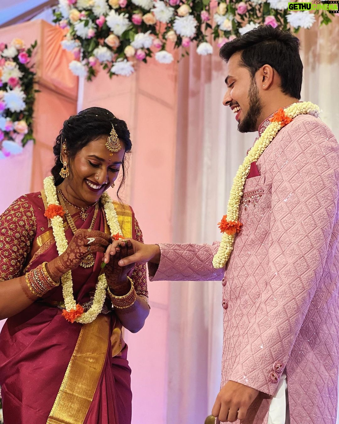 Samyuktha Hegde Instagram - My best friend is booked!! And soon will be taken! Congratulations both of you on finding your happily ever after. 💍✨🥹 I can’t wait to see you as a bride 🤍🤍🤍 I love you poo and the next four months are going to flyyyyy by, I’m soo freaking excited for you 🤍 Ps: look how I wore shoes on Anarkali, alsoooo @tejukranthi Loveeeeeddd the outfit babe, it was super pretty 🤍🤍🤍 #hitched
