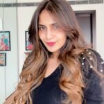 Samyuktha Shanmughanathan Instagram - New hair color calls for new reel. Hair by @rachelstylesmith . Do you guys have grey hair ? Just asking for a friend 🤪