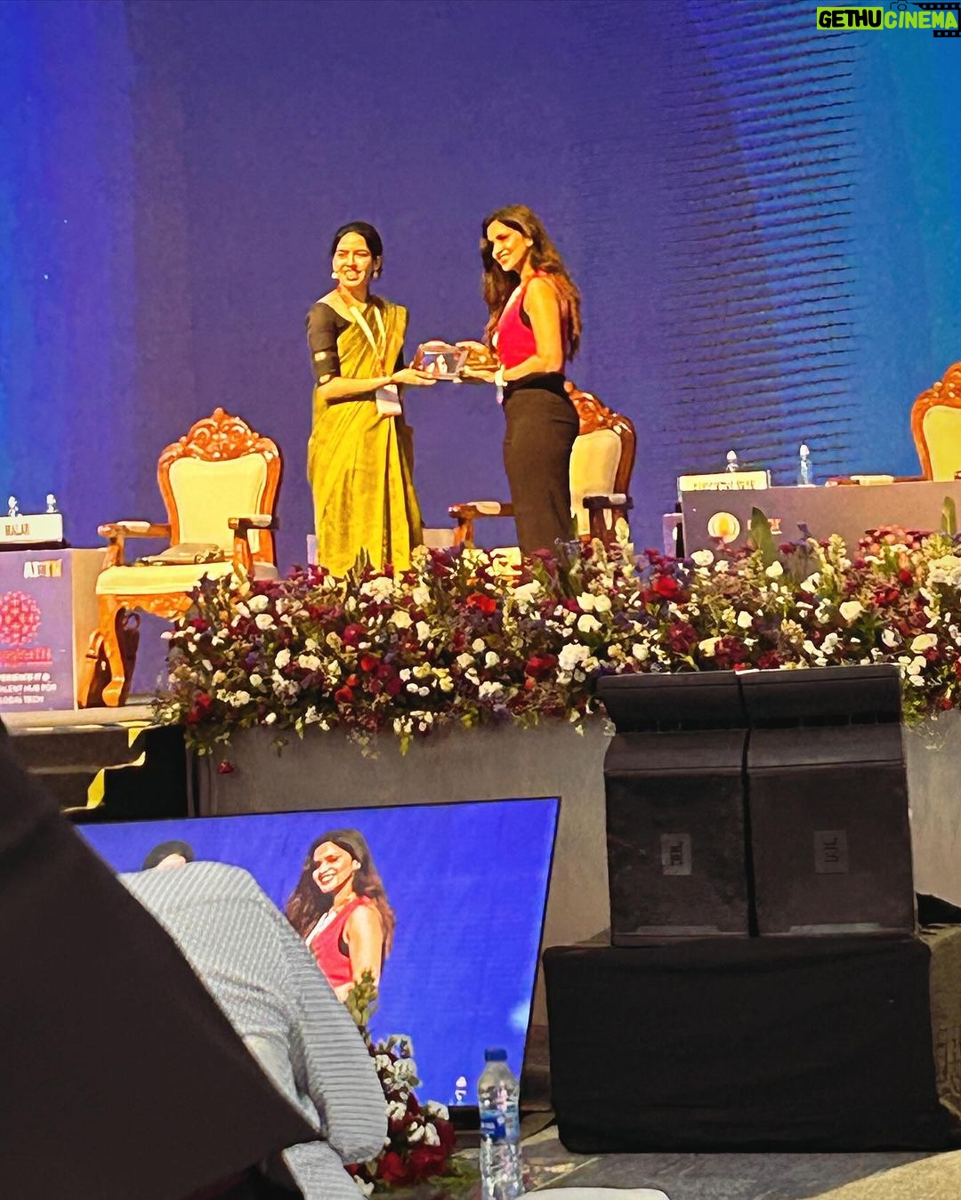Samyuktha Shanmughanathan Instagram - What an exciting day ! Sharing some moments from today . Such an honor to meet honorable minster Dr. Palanivel Thiagarajan @ptrmadurai , he was so inspiring, took out time to talk to us and share some interesting anecdotes And to be a part of this amazing panel @madangowri @kaizen_malar premanand sethuraman and Varsha from the YouTube team at the Annual Technological Leadership Summit – UmagineTN’ 2024 @umaginetn . we spoke & shared some valuable insights on ‘From Passion to Positive Impact: Unlocking the power of YouTube’s Creator Economy’ @youtubeindia ♥️