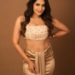 Samyuktha Shanmughanathan Instagram - Making the best use of Instagram Music library. ♥️ Makeup , Hair and Drape by @promakeup_chennai @mk_global_enterprises shot by @balakumaran.19 styled by @deekshitanikkam jewellery @heerbypriyanka