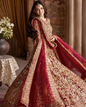 Sana Javed Instagram - What a dreamy & enchanting formal collection; @motifzclothing x @saniahasancouture collection is officially now live, order now before it’s sold out 
https://motifz.com.pk 
.
.
.
Hair and makeup : @sunil_mua 
Styling: @mamoontariq 
Coordination: @arprofficial 
@onetake.productionss 

#MotifzXSaniaHasan #BridalCouture #SaniaHasan #Designerwear #Affordable #SanaJavedxMotifz #SanaJavedxSaniaHasan #motifz#motifzclothing