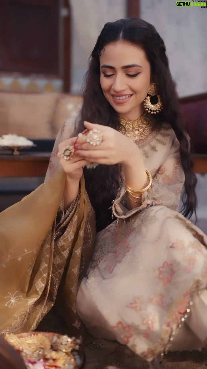 Sana Javed Instagram - @Naqshiclothingstore_ سنگیت Party Wear ‘24 has me all excited! These outfits are stunning and designed to make you shine. Stay tuned for the elegance vibes! ✨ Brand: @naqshiclothingstore Photography: @yasser.sadiq_ Videography: @filmsbybilal Stylist: @shaamlatiph Mua: @sunil_mua Art Direction: @afshan.khalid01