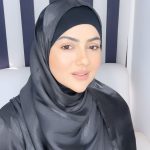 Sana Khan Instagram - Walidain ki Dua tasbeeh ke Daano ki tarah hoti hai jo Aulad ke haq me har pal tasbeeh ke daano ki tarha girti rehti hain. Allah ye Dua mangne wale haath hamesha salamat Rakhna. Walidain ki dua Kya nahin kar sakti yeh kissa hame Kya khoob sikhata hai. Koi bhi muskhil ho ask your parents to pray for you instead of hiding it a then u see the magic.