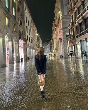 Sana Minatozaki Instagram - 비오면 한번씩 맞아주기🌂🌧️