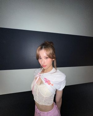 Sana Minatozaki Instagram - My first Europa tour diary①📔🩰🪽🩶