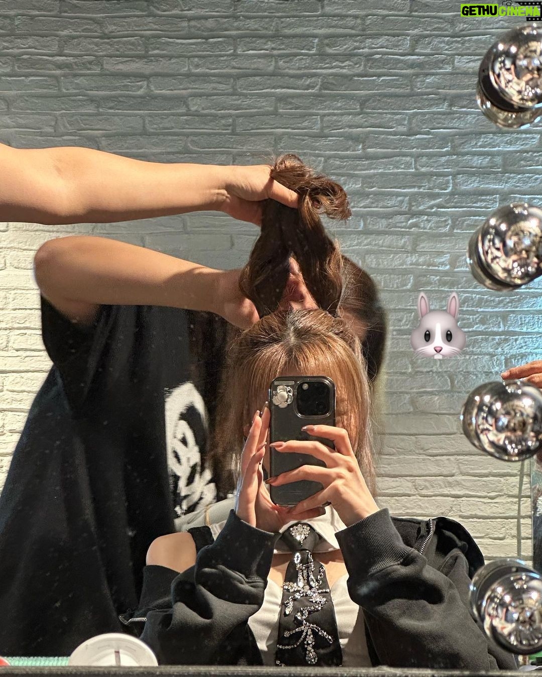Sana Minatozaki - 2.4 Million Likes - My first Europa tour diary①📔🩰🪽🩶