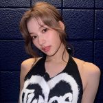 Sana Minatozaki Instagram - 런던원스 에너지받고 챙이 뽀뽀받고🪄💋
