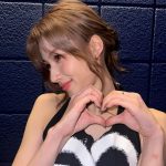 Sana Minatozaki Instagram - 런던원스 에너지받고 챙이 뽀뽀받고🪄💋
