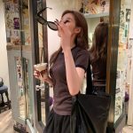 Sana Minatozaki Instagram - 바나나소이어쩌구스무디 한손에 들고🪞🤎