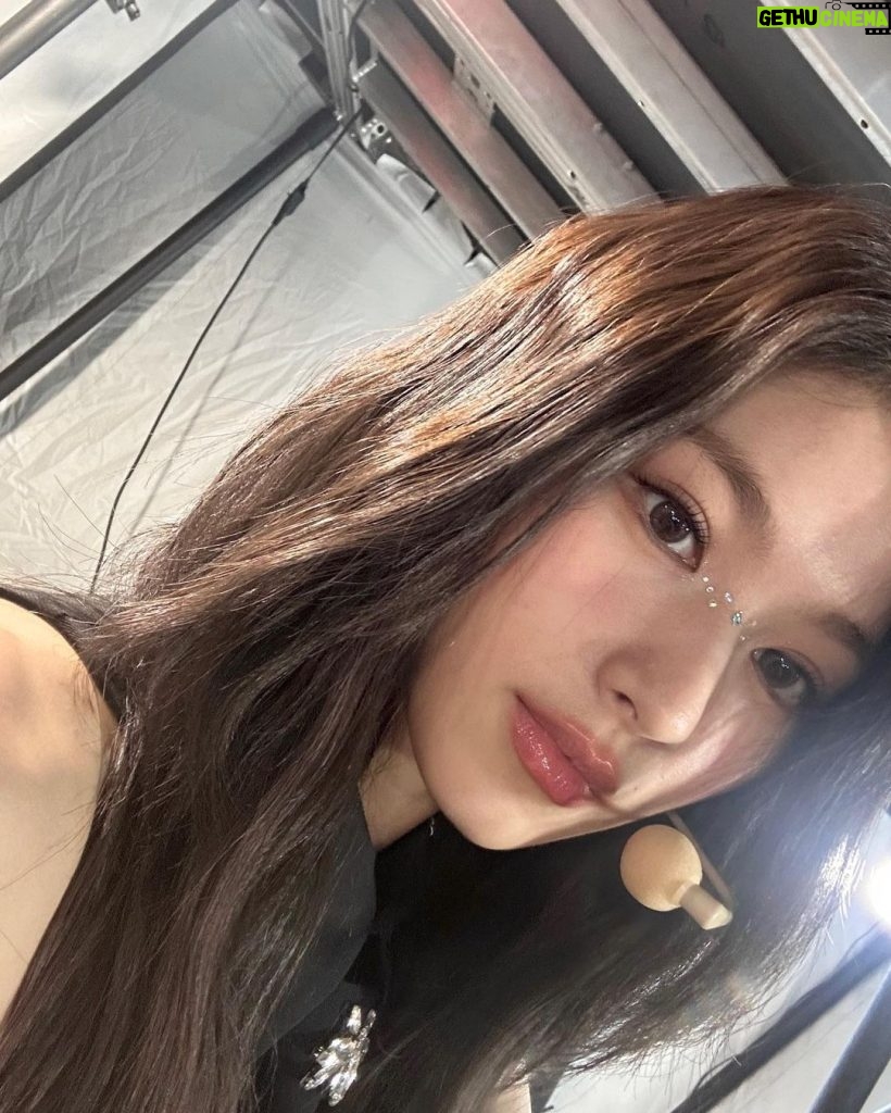 Sana Minatozaki Instagram - 뉴 트와이스 우정링💍🩷✨ Globe Life Field