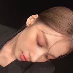 Sana Minatozaki Instagram - . YSLの新作アイシャドウ「クチュールミニクラッチ」の新製品発表会にメイクアップミューズとして出席させていただきました🪞 イベントでつけていたNo.500の絶妙なピンクと、ダイヤモンドの様なラメの輝きに今もまだうっとりしています💭💎🤍 #YSLBEAUTYpartner #クチュールミニクラッチ #PR #JAPAN