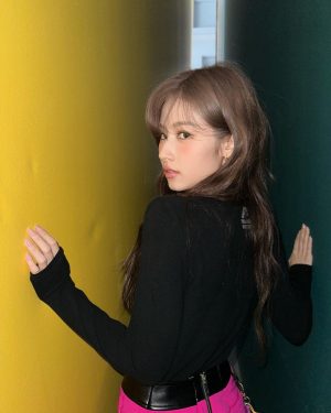 Sana Minatozaki Instagram - 파리게이츄👄💞🖤
#ad @pearlygates_korea