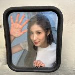 Sana Minatozaki Instagram - 대기시간엔 또 놀아줘야지🛂🩵