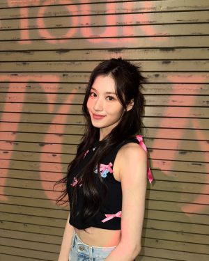 Sana Minatozaki Instagram - Our cute ONCE made me happy on Oakland Day1💐🎀🩷