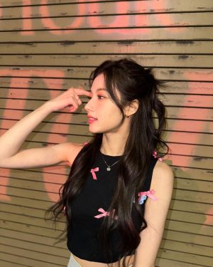 Sana Minatozaki Instagram - Our cute ONCE made me happy on Oakland Day1💐🎀🩷