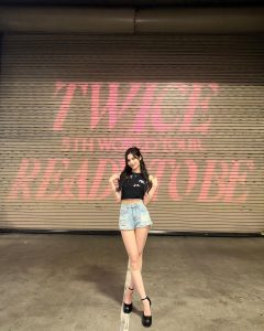 Sana Minatozaki Instagram - Our cute ONCE made me happy on Oakland Day1💐🎀🩷