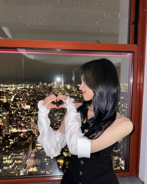 Sana Minatozaki Instagram - Last day in snowy New York looking down from Empire State Building❤︎