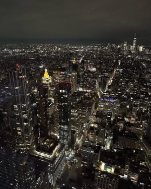 Sana Minatozaki Instagram - Last day in snowy New York looking down from Empire State Building❤︎