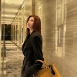 Sana Minatozaki Instagram - 요즘 내 차애가방🤎 @prada #PradaBuckle