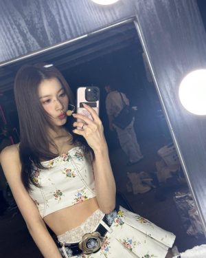 Sana Minatozaki Instagram - 까먹기전에🤳🩶🤎