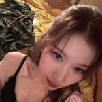 Sana Minatozaki Instagram - 내 취향 가득📦🤎🧶🎀🪻🌬️🩵